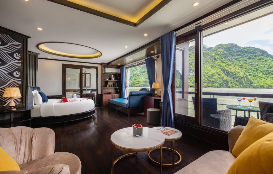 Executive Suite Ocean with Private Balcony (VIP cabin)