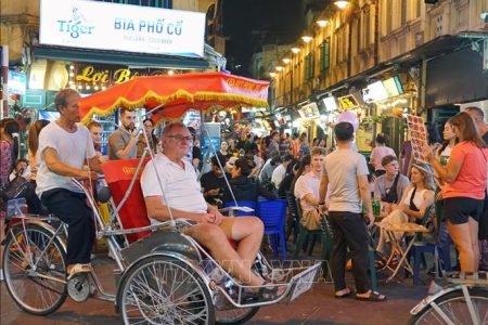 HANOI: CYCLO – FOOD TOUR – FOOT MASSAGE – 5 HOURS