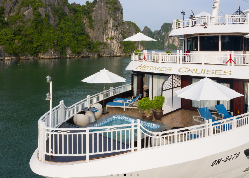 President Suite Room With Outdoor Jacuzzi